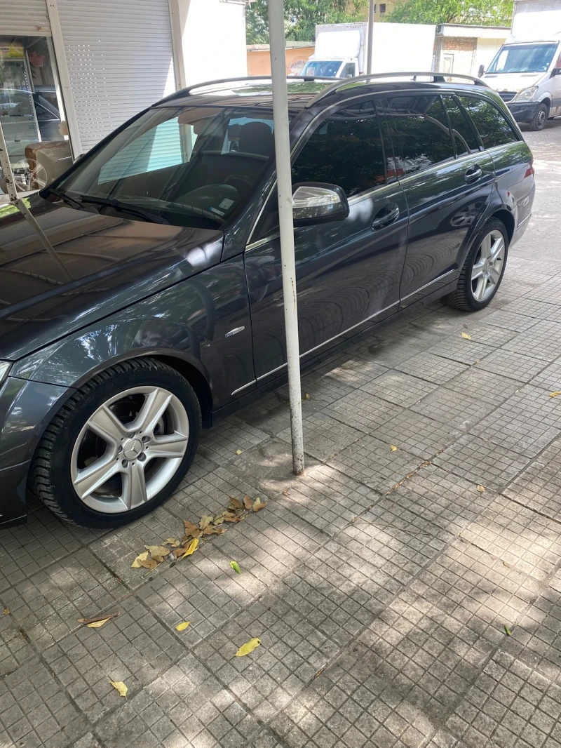 Mercedes-Benz C 220, снимка 4 - Автомобили и джипове - 52324993