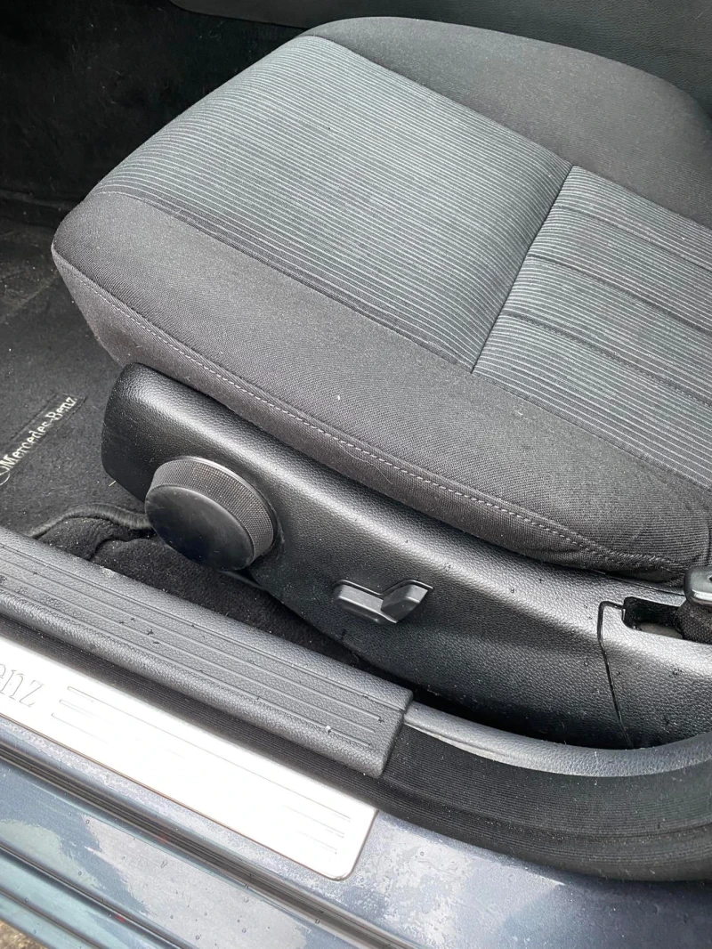 Mercedes-Benz C 220, снимка 9 - Автомобили и джипове - 52324993