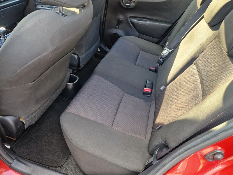 Toyota Yaris 1.4 D4d/NAVI/KEYLESS, снимка 14 - Автомобили и джипове - 52882762