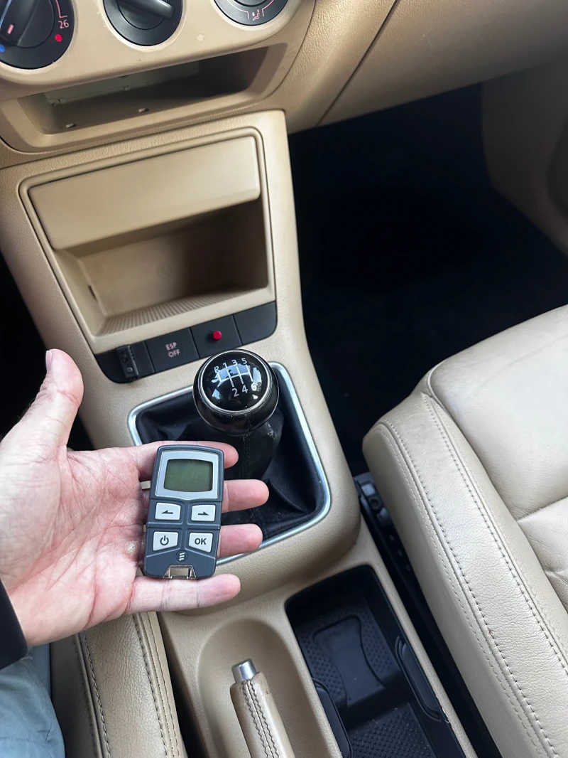 VW Golf 1.4TSI, снимка 9 - Автомобили и джипове - 53030237