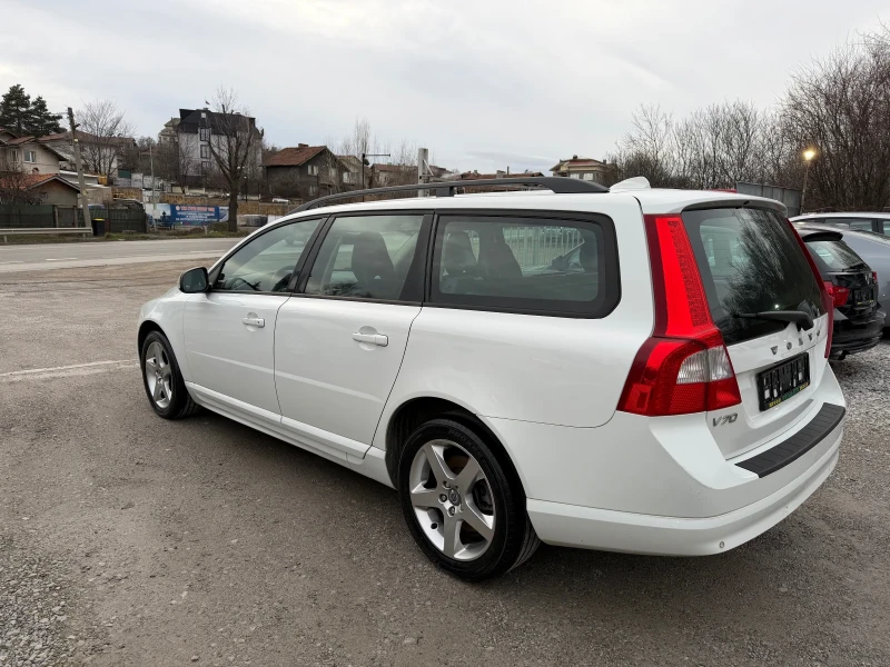 Volvo V70 2.4 DIZEL, АВТОМАТ, ПАРКТРОНИК, снимка 3 - Автомобили и джипове - 53539311