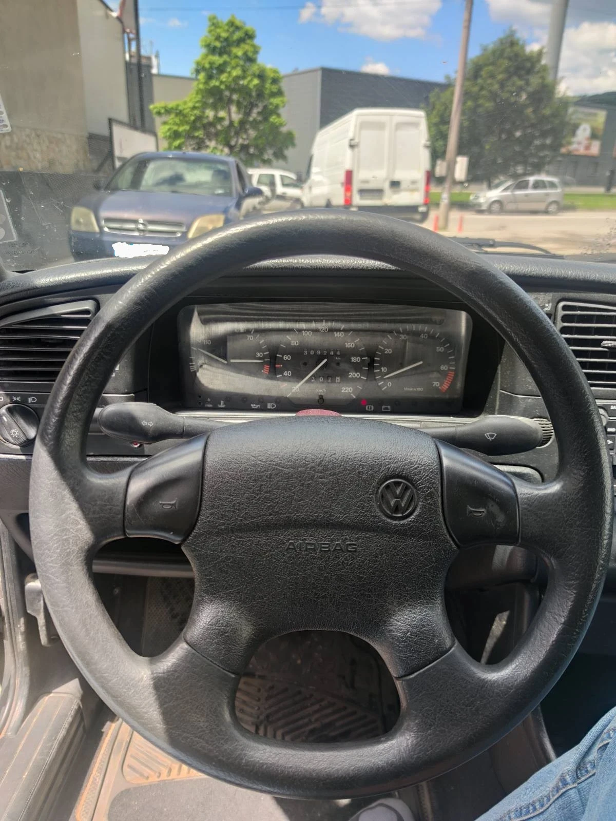 VW Passat 1.8I ГАЗ ОТЛИЧЕН - изображение 3