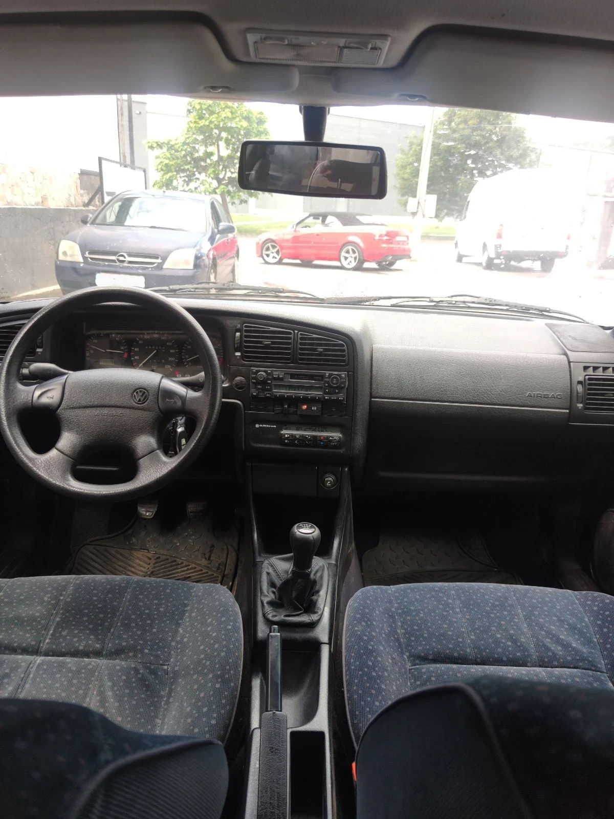 VW Passat 1.8I ГАЗ ОТЛИЧЕН - изображение 7