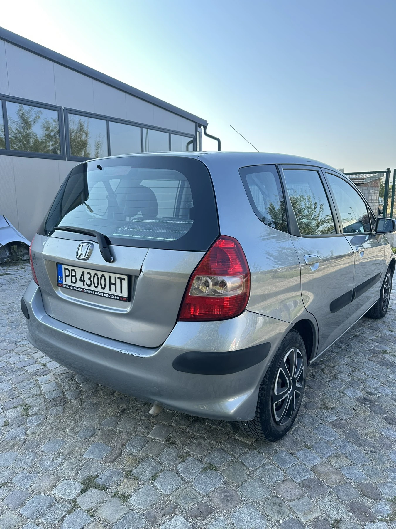 Honda Jazz 1.4 АВТОМАТ - изображение 9