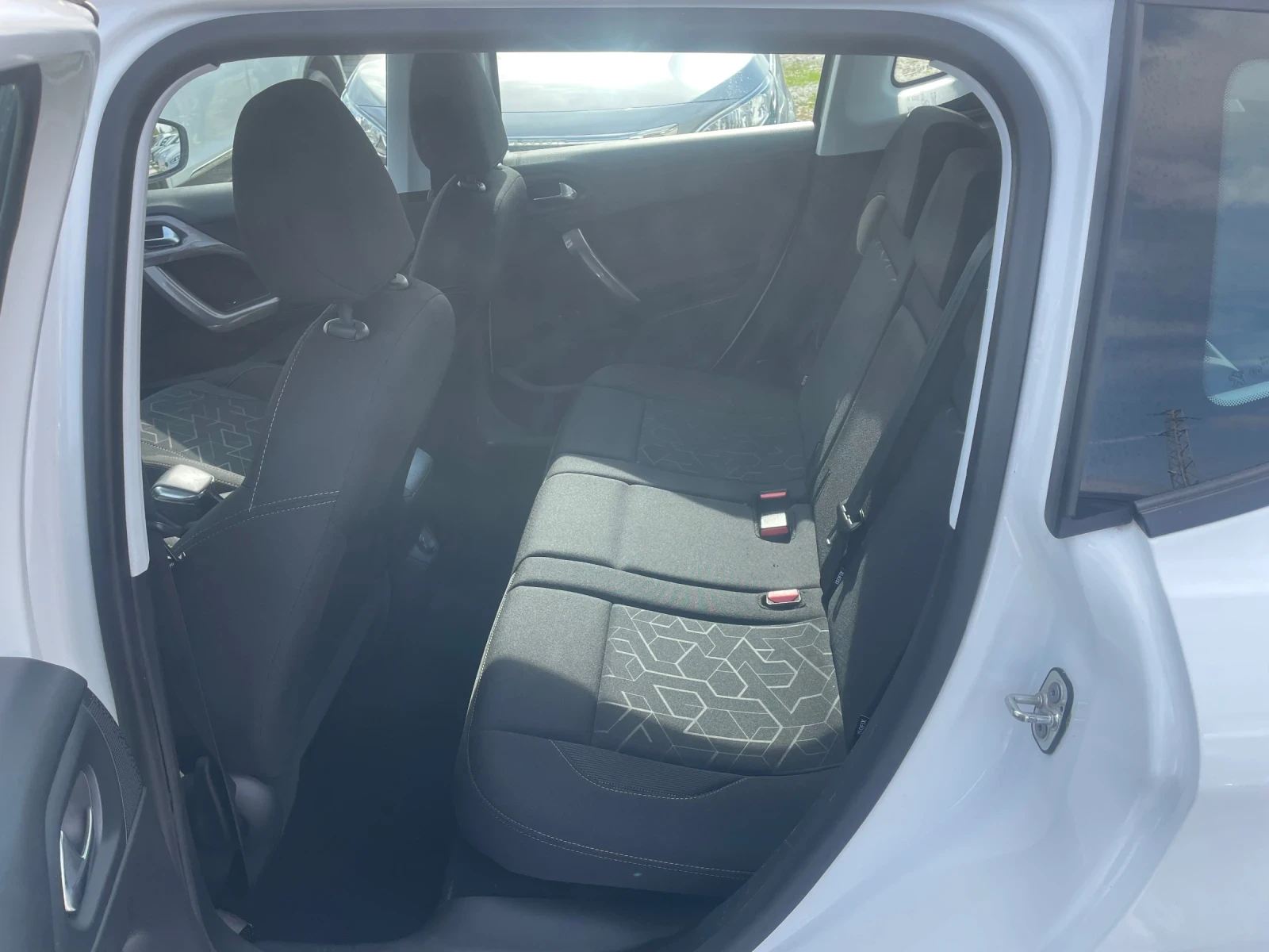 Peugeot 2008 1.6 HDi 100hp | Mobile.bg   11