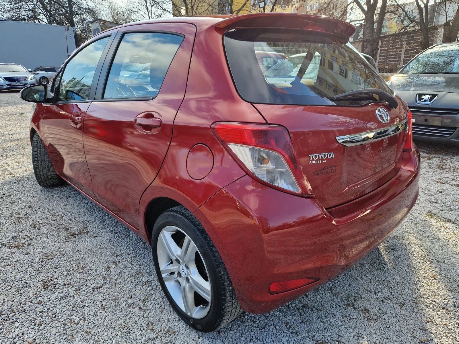 Toyota Yaris 1.4 D4d/NAVI/KEYLESS - изображение 7