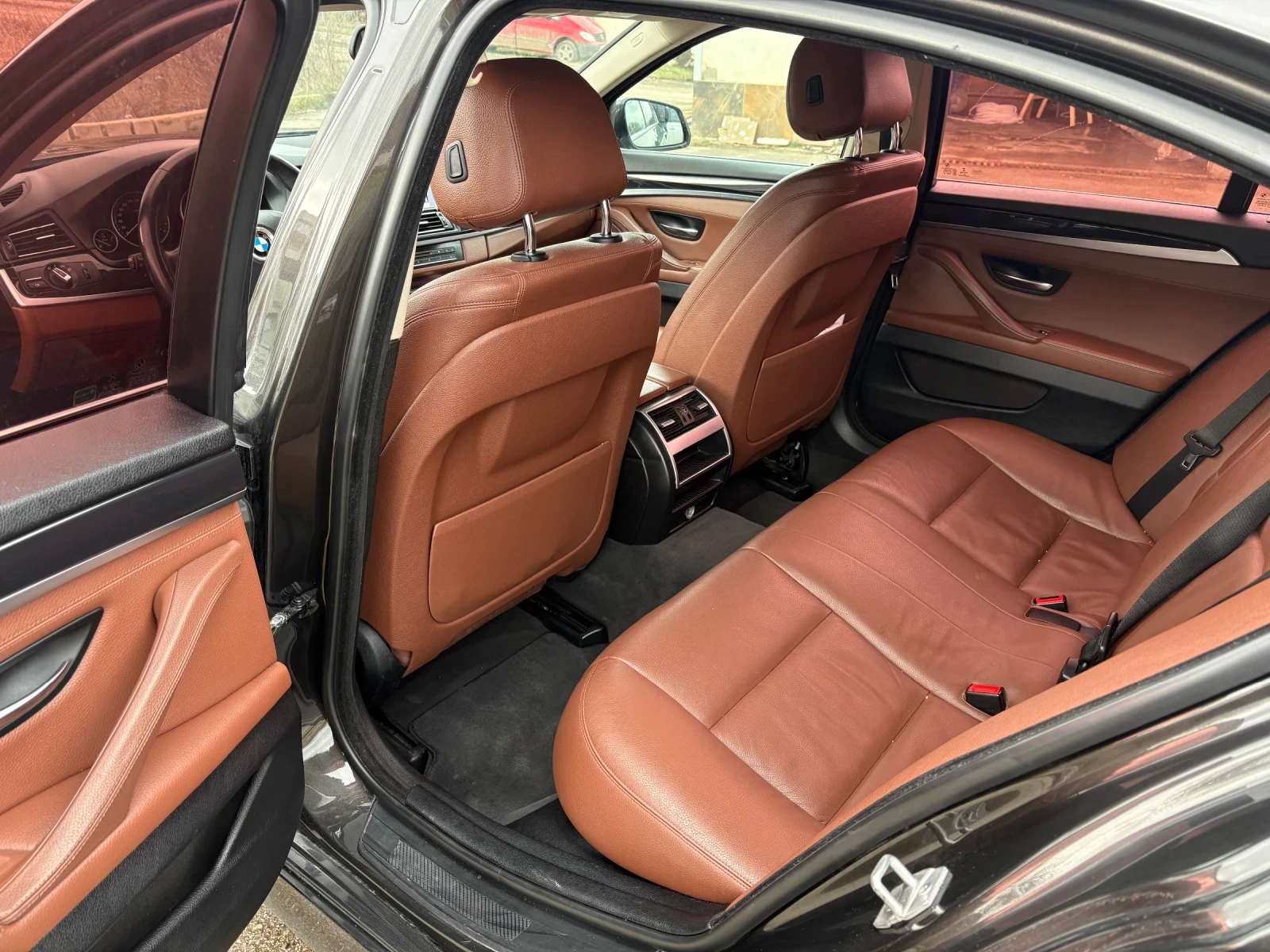 BMW 520 F10, снимка 10 - Автомобили и джипове - 54386315