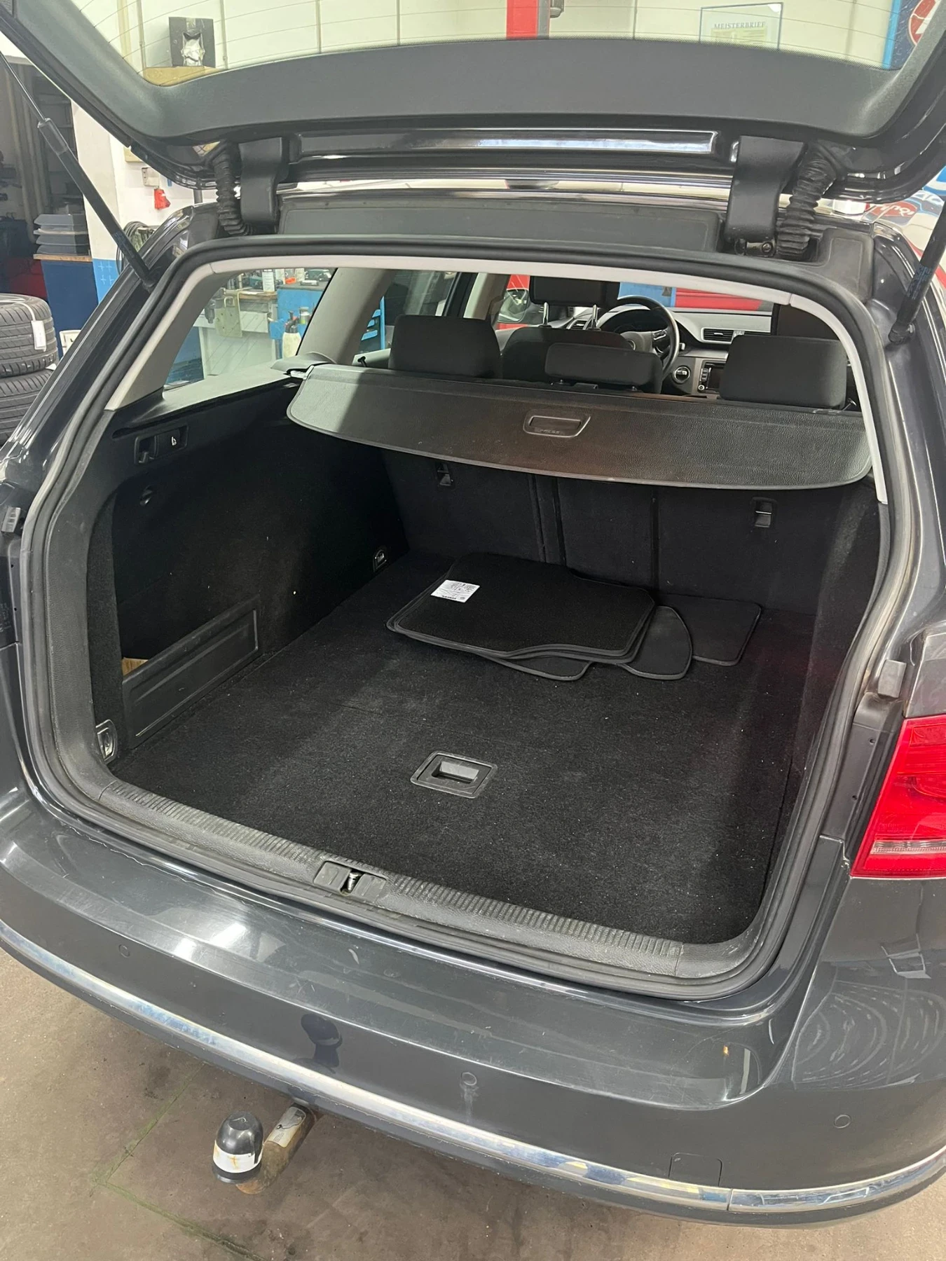 VW Passat 2.0 TDI, снимка 4 - Автомобили и джипове - 54356063