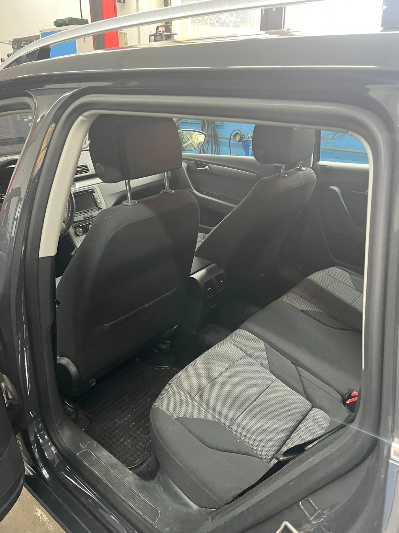 VW Passat 2.0 TDI, снимка 6 - Автомобили и джипове - 54356063