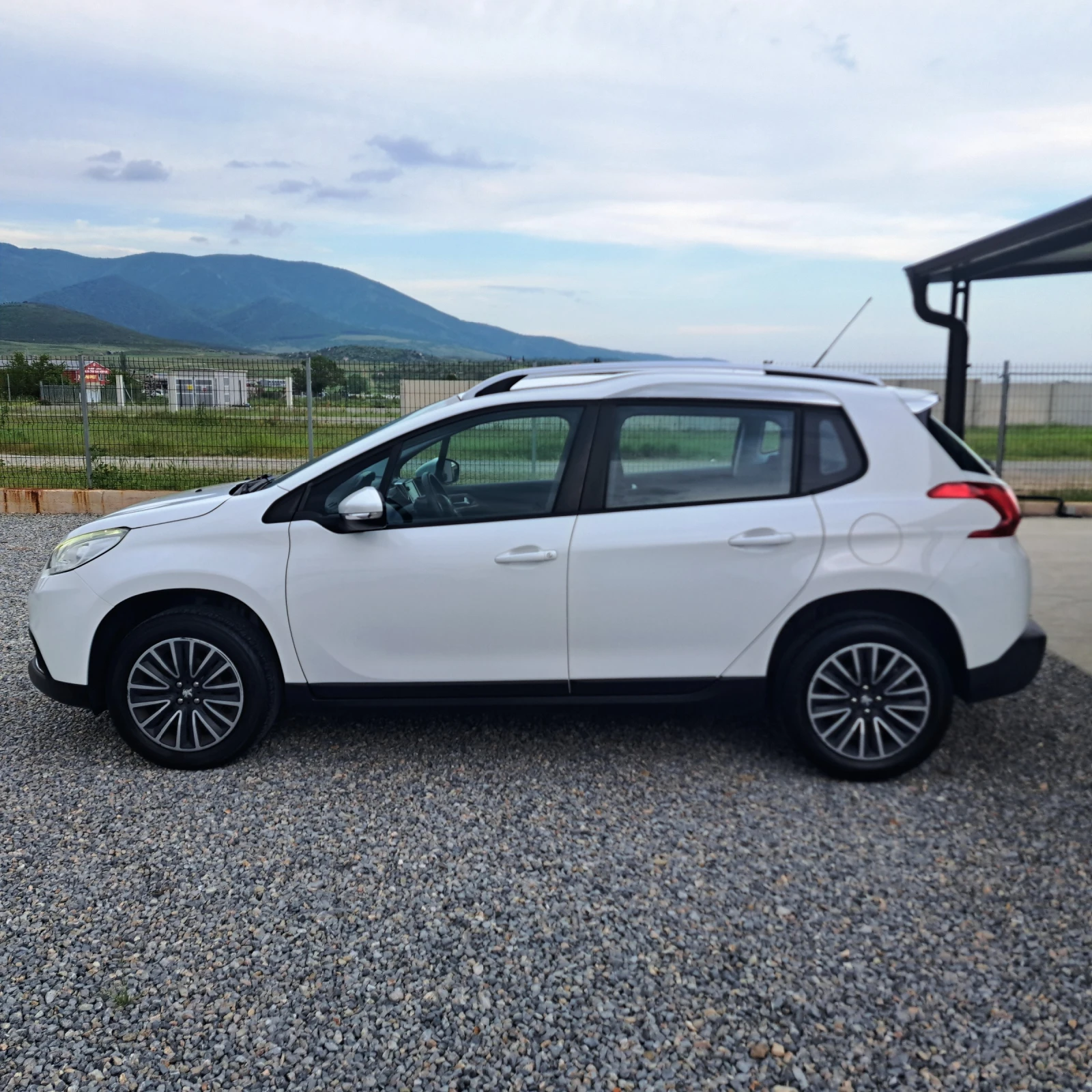 Peugeot 2008 1.2 i* MEDIA* PARKTRONIC* EURO6B* TOP! | Mobile.bg � ����������� 3