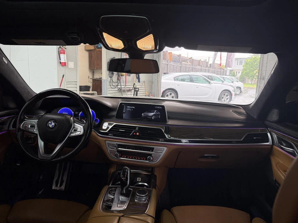 BMW 750 XDRIVE #PANO#360#CARBON CORE/ SHODOW LINE, снимка 9 - Автомобили и джипове - 55135568