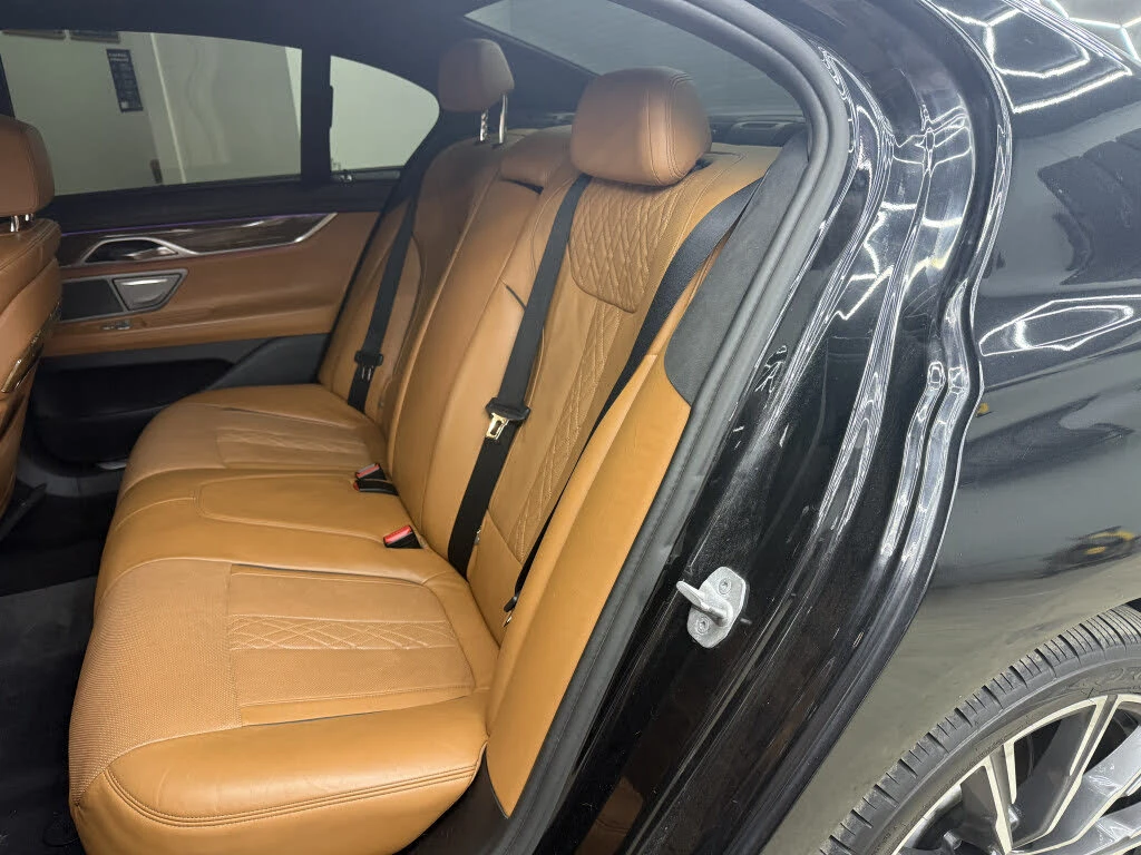 BMW 750 XDRIVE #PANO#360#CARBON CORE/ SHODOW LINE, снимка 13 - Автомобили и джипове - 55135568