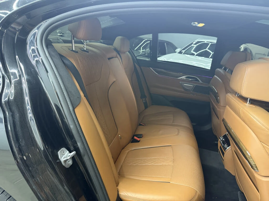 BMW 750 XDRIVE #PANO#360#CARBON CORE/ SHODOW LINE, снимка 12 - Автомобили и джипове - 55135568