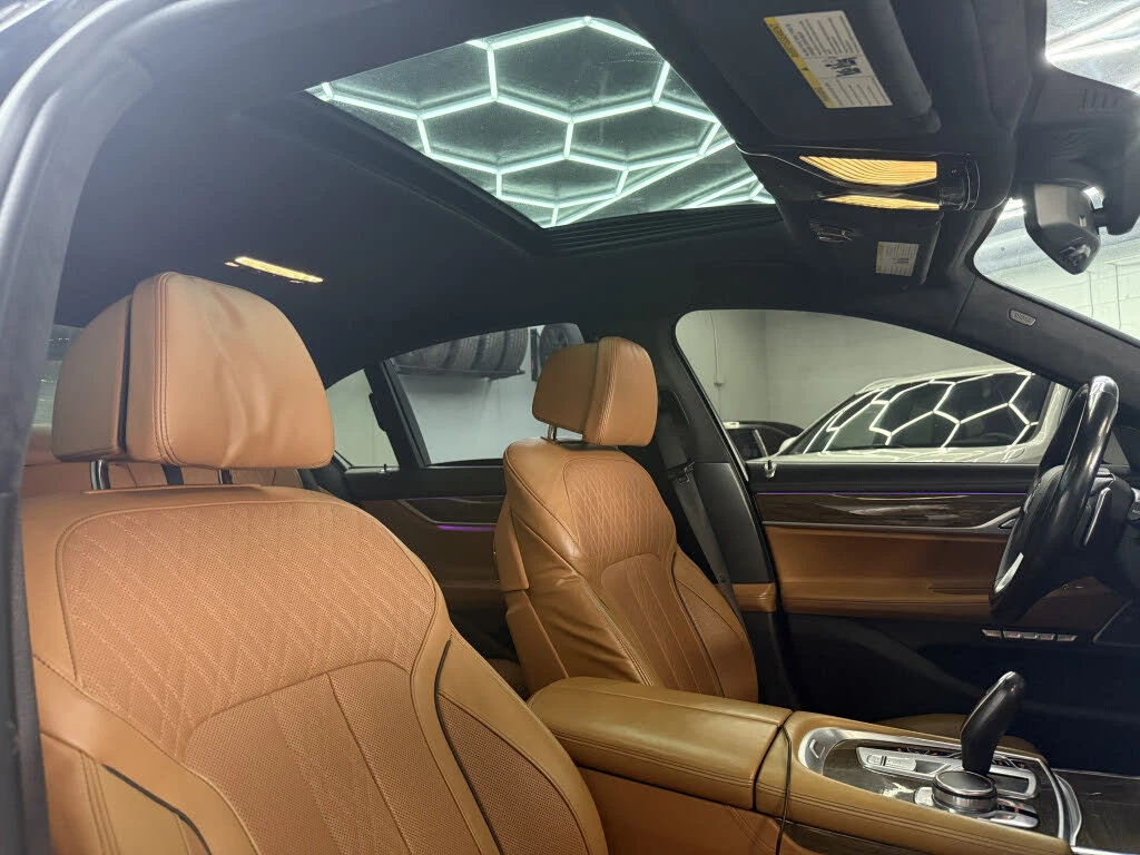 BMW 750 XDRIVE #PANO#360#CARBON CORE/ SHODOW LINE, снимка 11 - Автомобили и джипове - 55135568