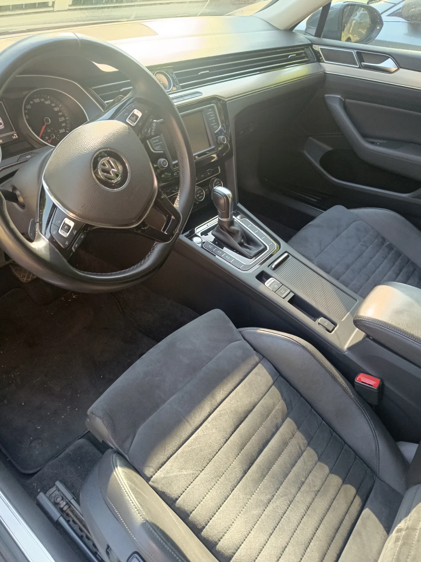 VW Passat Вариант , снимка 8 - Автомобили и джипове - 55496381