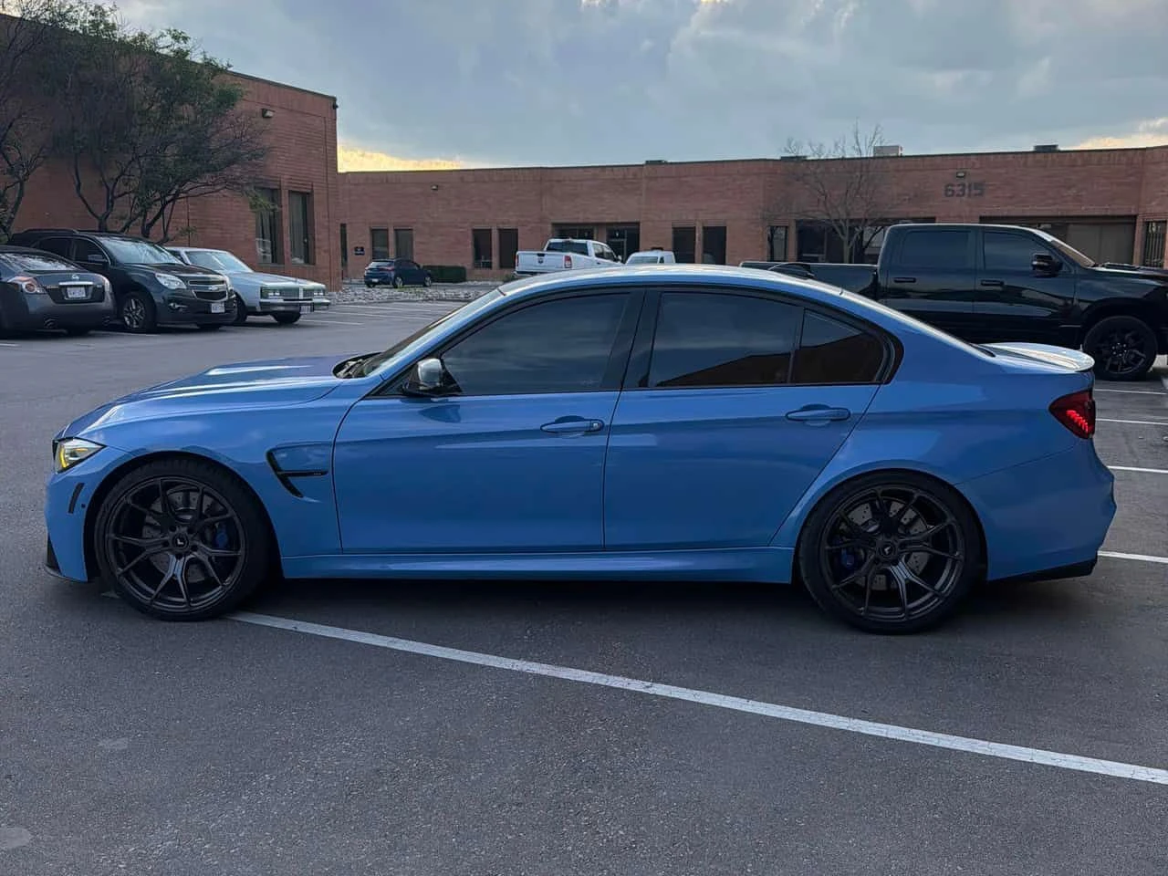 BMW M3 * ПЕРФЕКТНА* ВСИЧКИ ЕКСТРИ* БЕЗ ЗАБЕЛЕЖКИ* , снимка 3 - Автомобили и джипове - 55672014