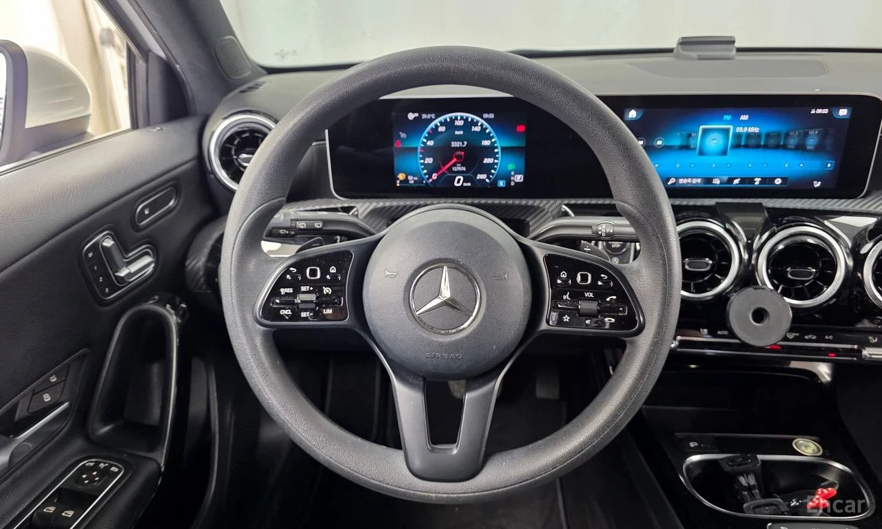 Mercedes-Benz A 220 ПОДГРЕВ* КАМЕРА* ПАМЕТ* LANE ASSIST* КРАЙНА ЦЕНА* , снимка 9 - Автомобили и джипове - 55684926
