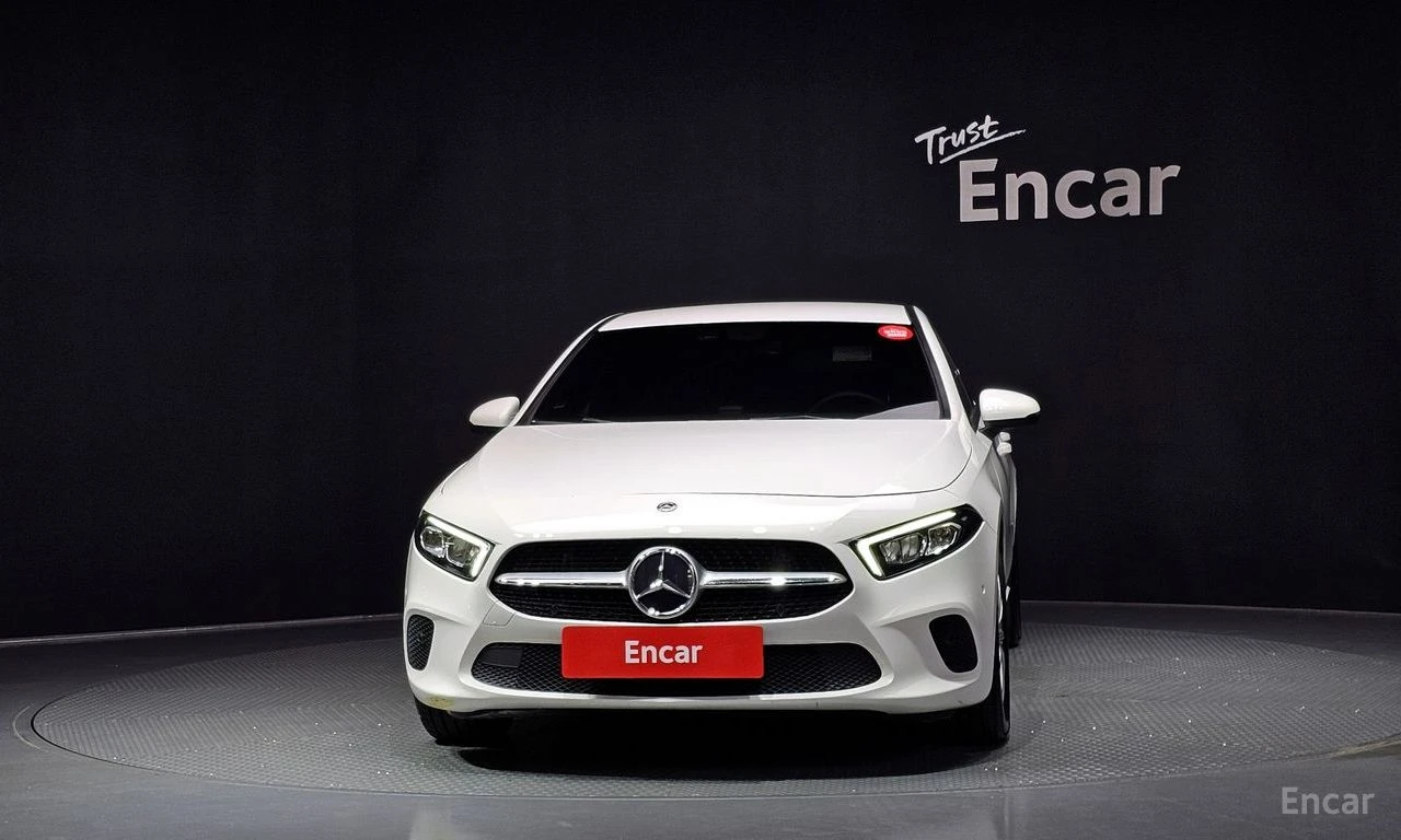 Mercedes-Benz A 220 ПОДГРЕВ* КАМЕРА* ПАМЕТ* LANE ASSIST* КРАЙНА ЦЕНА* , снимка 2 - Автомобили и джипове - 55684926