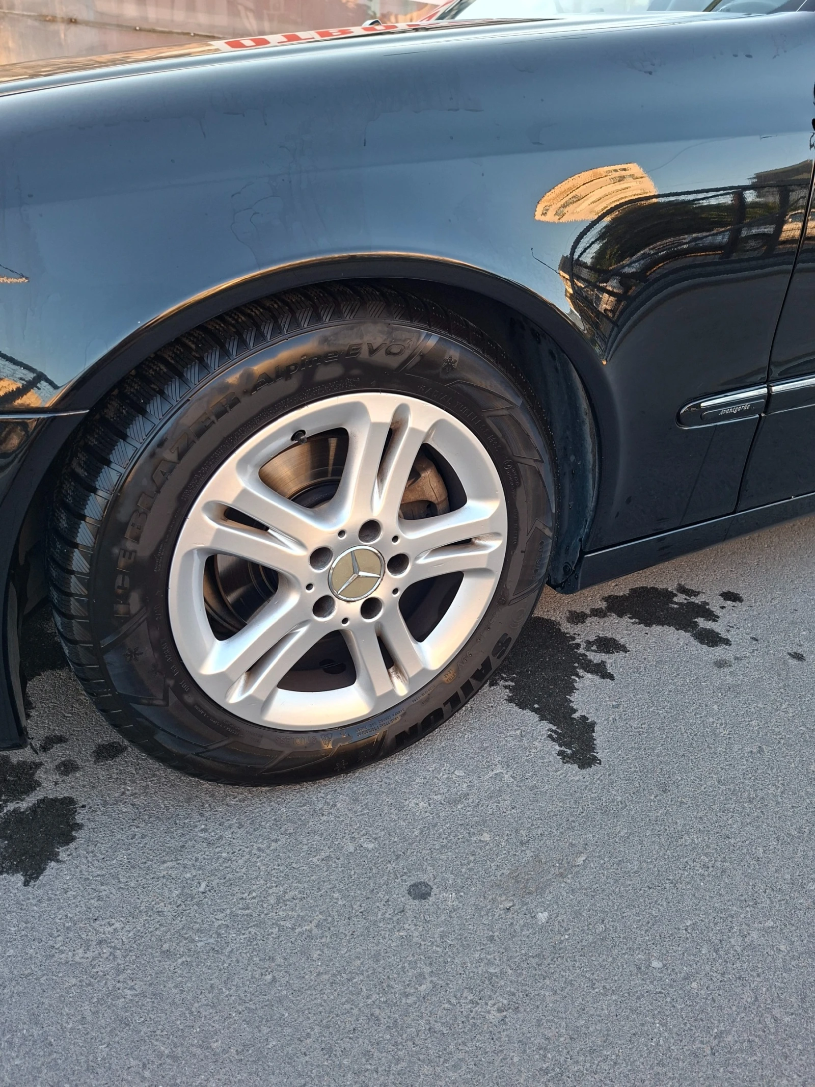 Mercedes-Benz E 220 Avantgarde, снимка 5 - Автомобили и джипове - 55708631