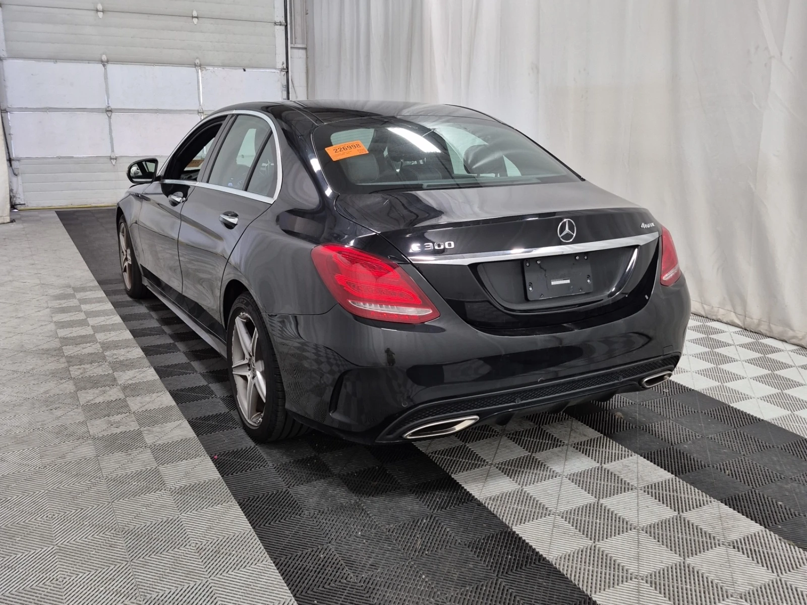 Mercedes-Benz C 300, снимка 4 - Автомобили и джипове - 55720445