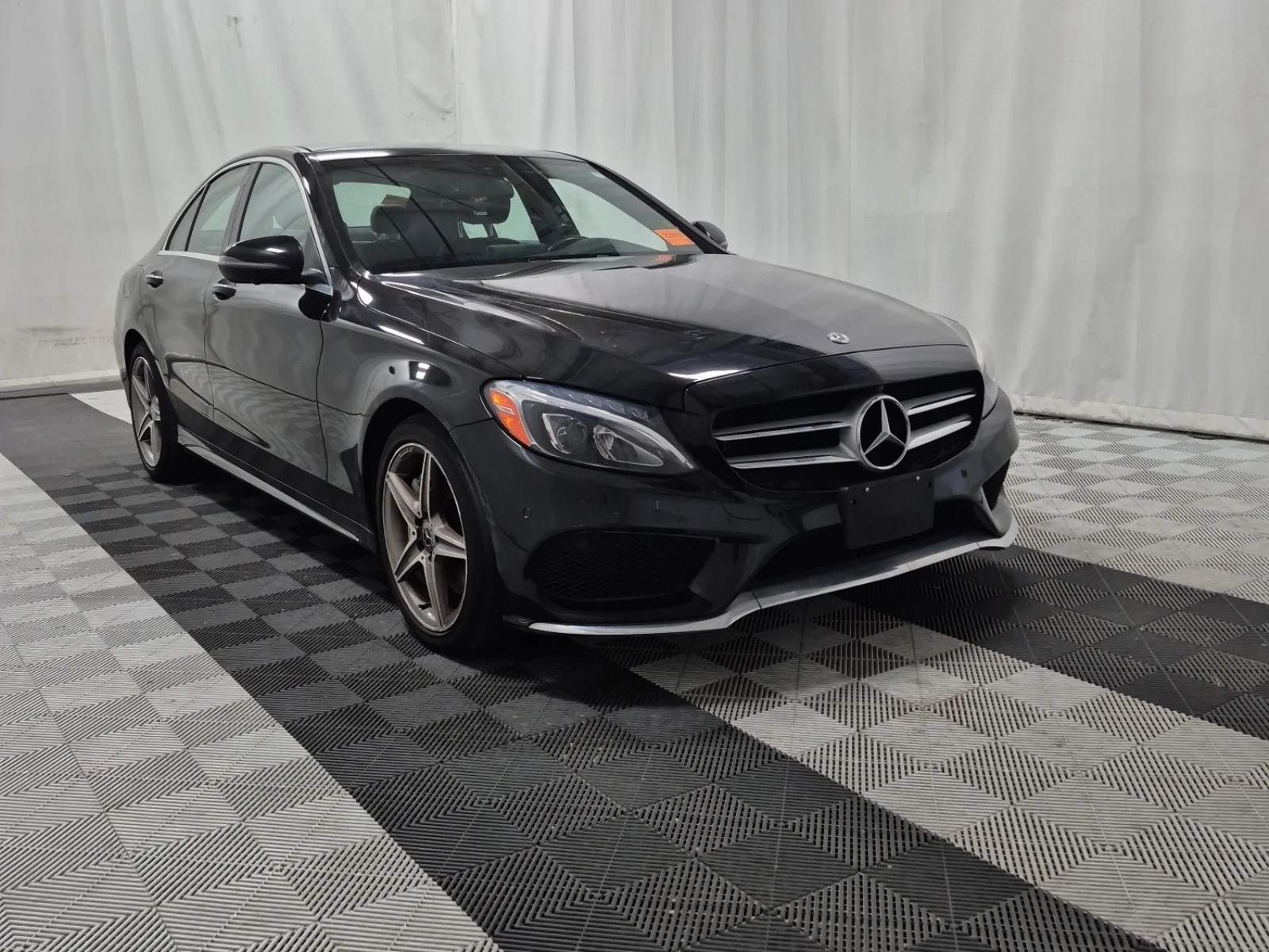 Mercedes-Benz C 300, снимка 2 - Автомобили и джипове - 55720445