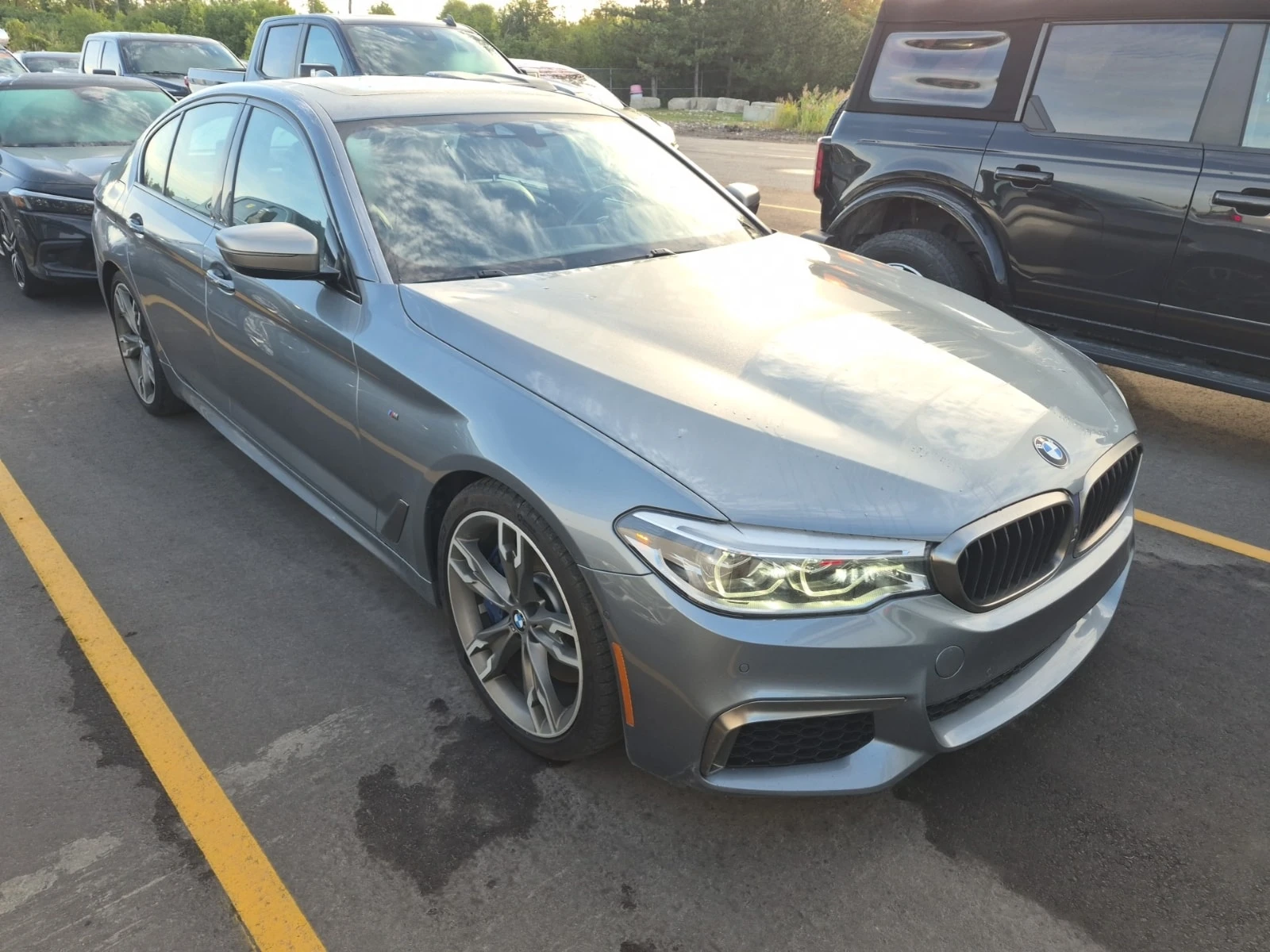 BMW 550 * M550I XDRIVE * CARFAX * , снимка 2 - Автомобили и джипове - 56131508