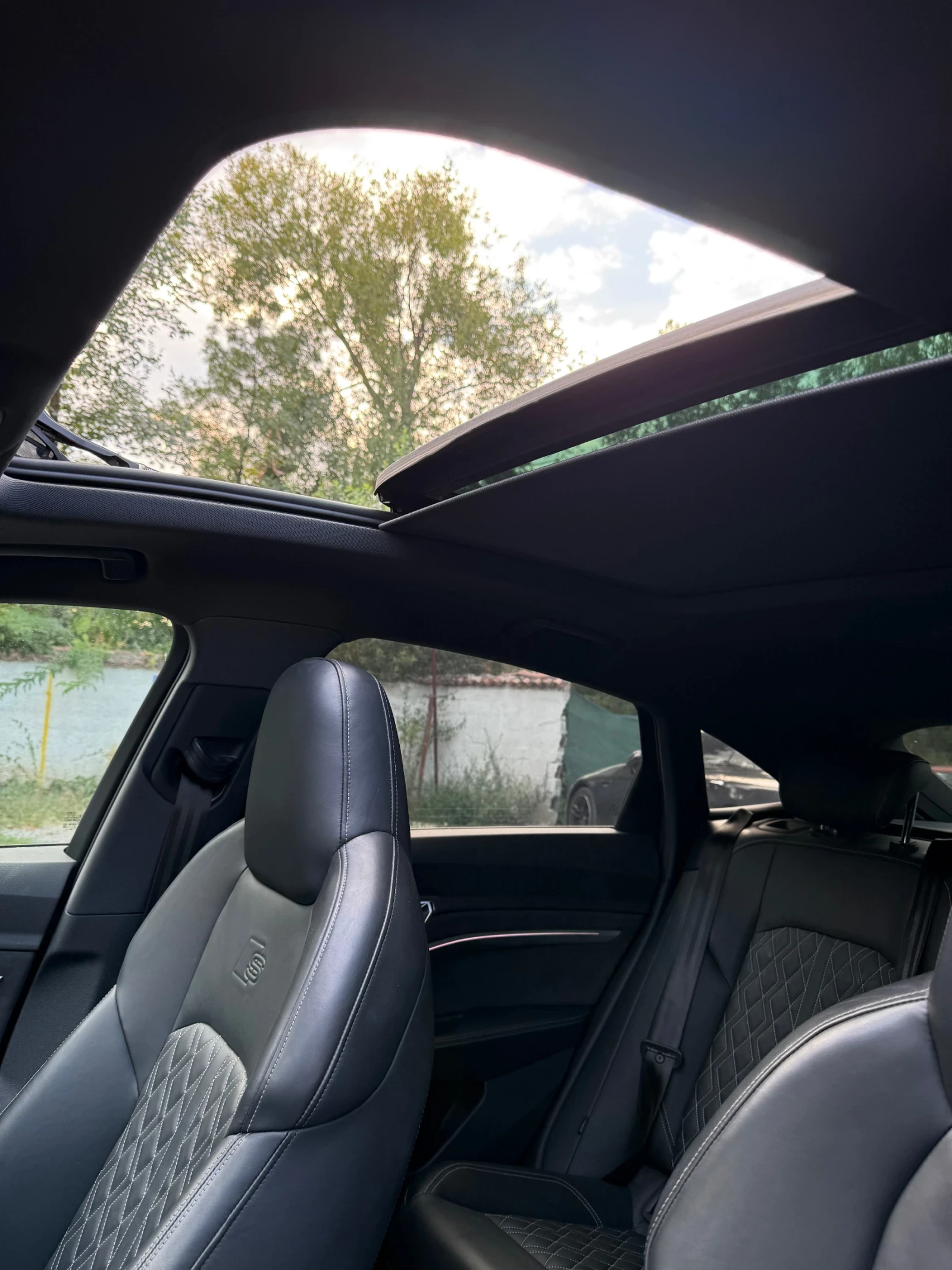Audi E-Tron Sportback S line 55 quat Pano Matrix 21, снимка 9 - Автомобили и джипове - 56141905
