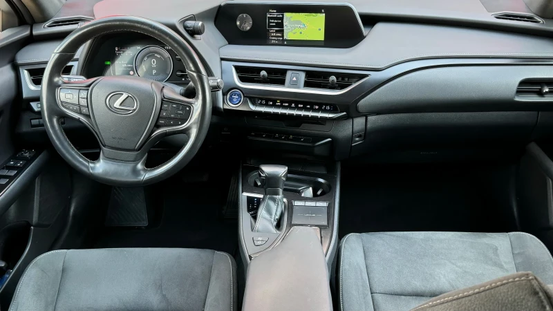 Lexus UX 250h, снимка 12 - Автомобили и джипове - 46809593