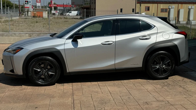 Lexus UX 250h, снимка 3 - Автомобили и джипове - 46809593