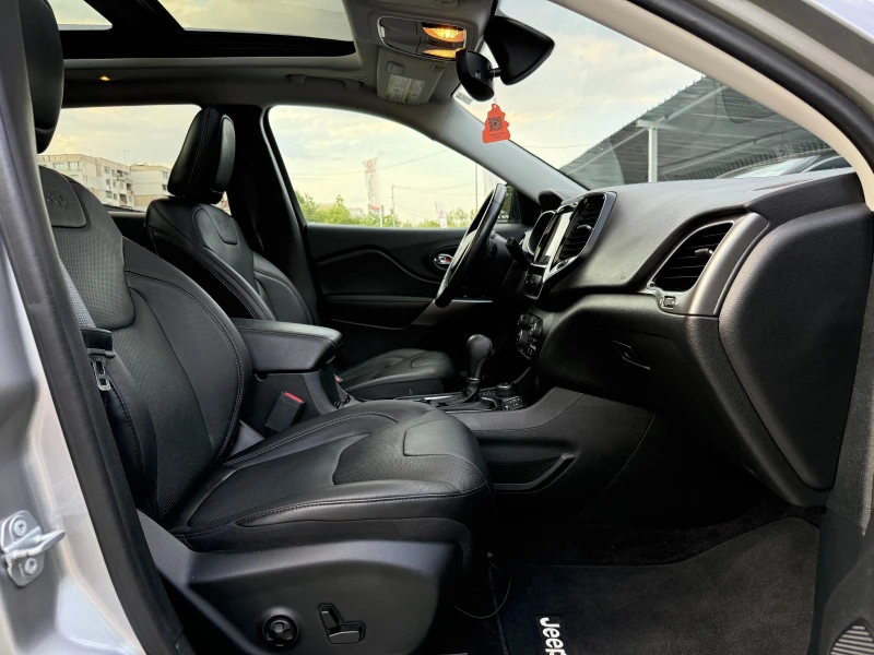 Jeep Cherokee 3.2 V6, LIMITED, снимка 8 - Автомобили и джипове - 51634784