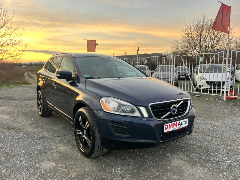 Volvo XC60 AWD 3.2i - 238 к.с / АВТОМАТИК / ПАНОРАМА / ЛЕД, снимка 3 - Автомобили и джипове - 52681460