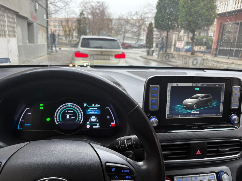 Hyundai Kona Electric 64 kWh термопомпа/ всички екстри, снимка 13 - Автомобили и джипове - 52890563
