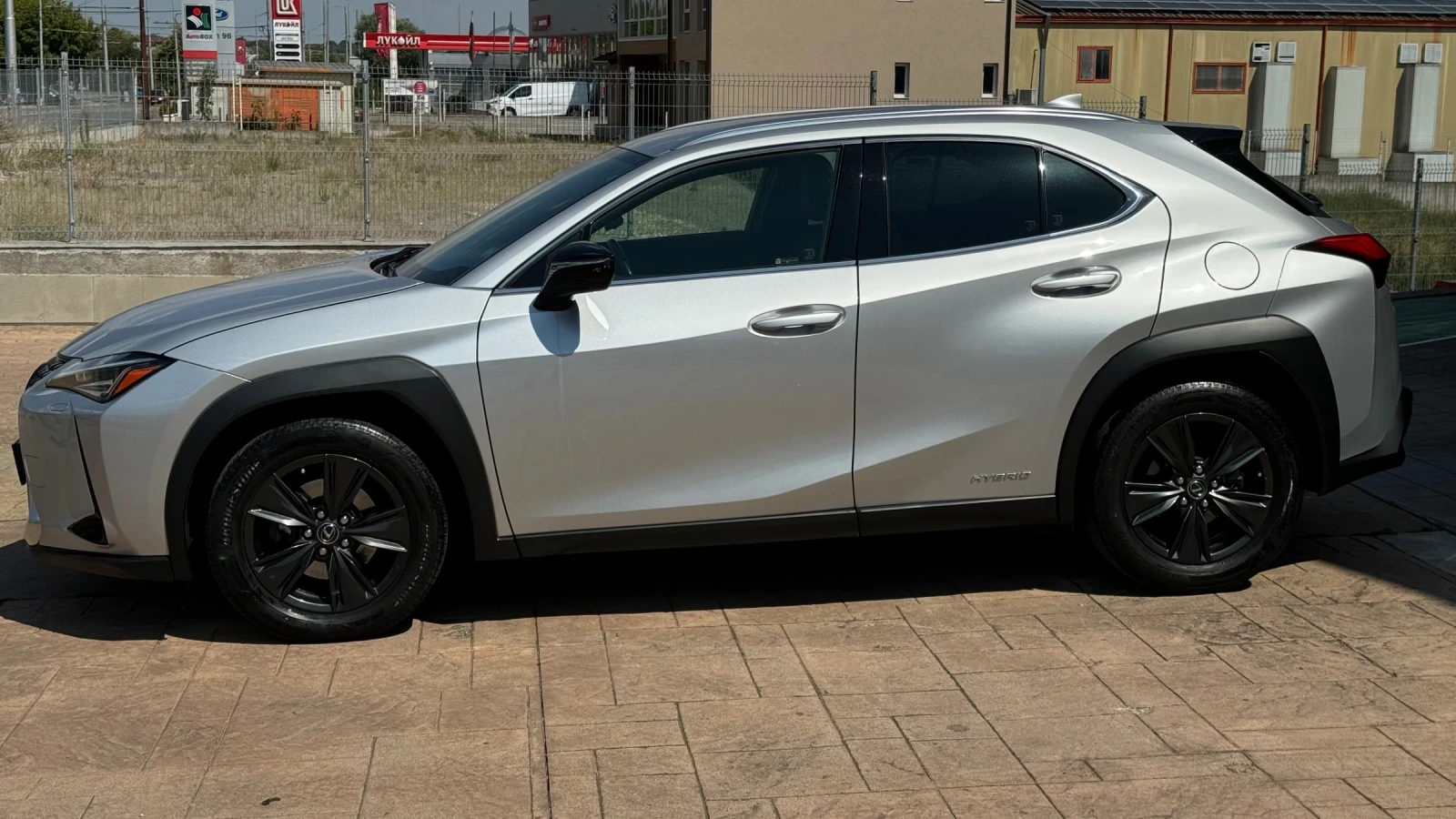 Lexus UX 250h  - изображение 3