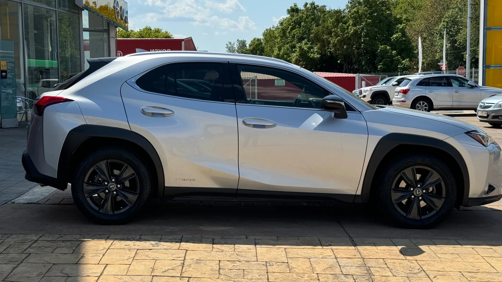 Lexus UX 250h  - изображение 7