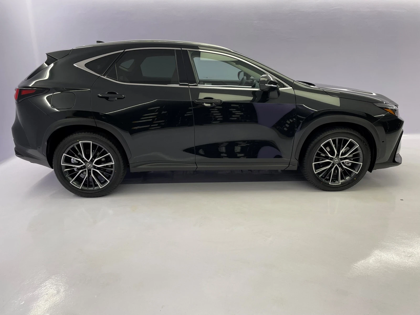 Lexus NX 450  - изображение 2