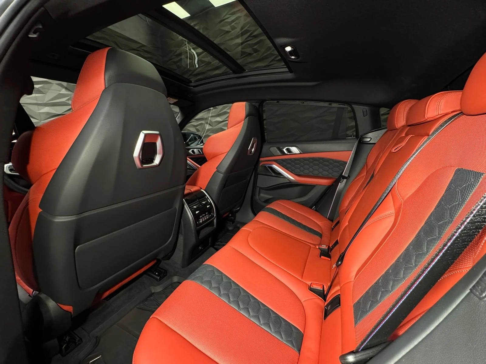BMW X6 M Competition Pano* 360* H&K* Carbon* Обдухване - изображение 8