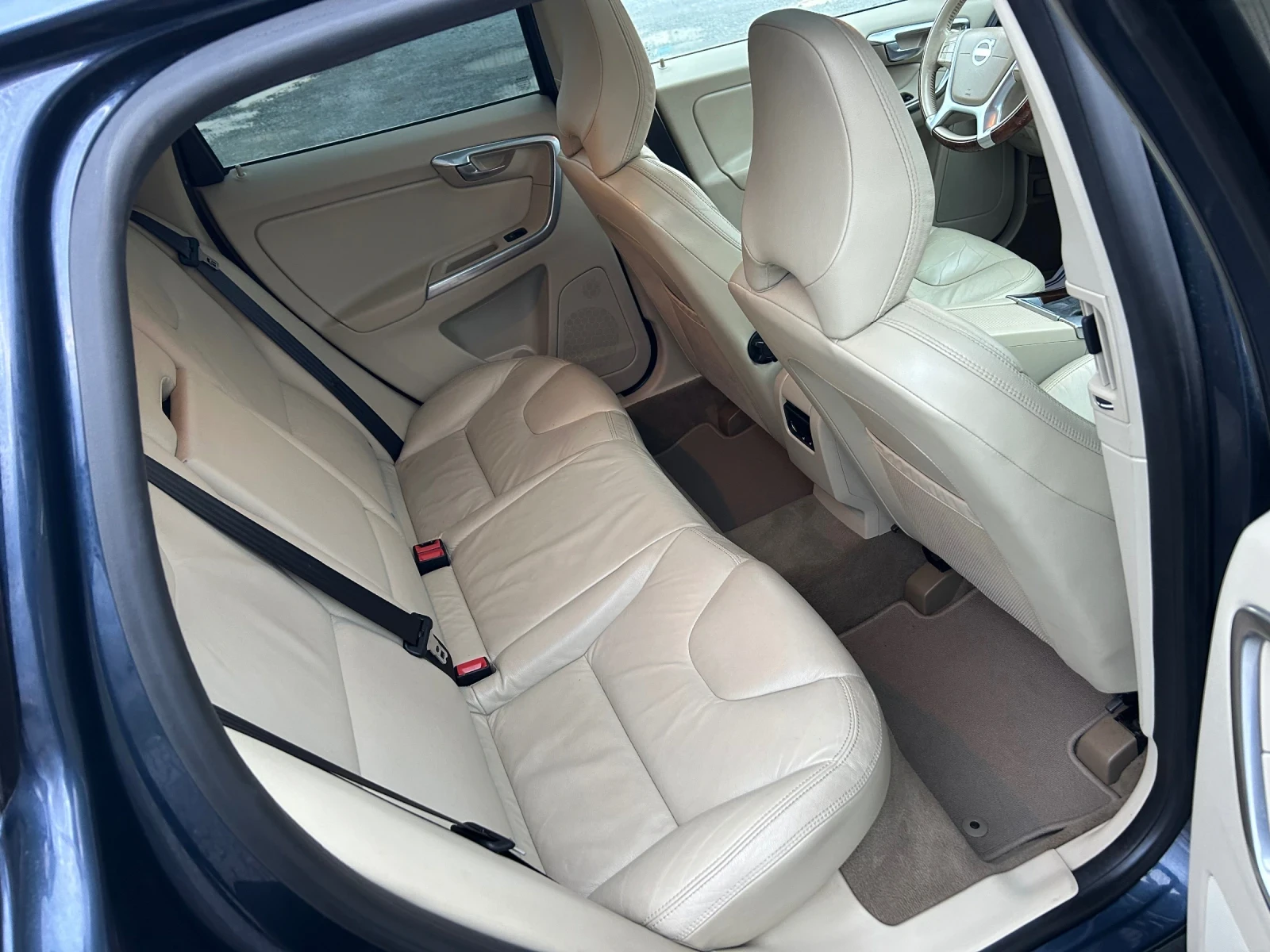 Volvo XC60 AWD 3.2i - 238 . /  /  /  | Mobile.bg   13