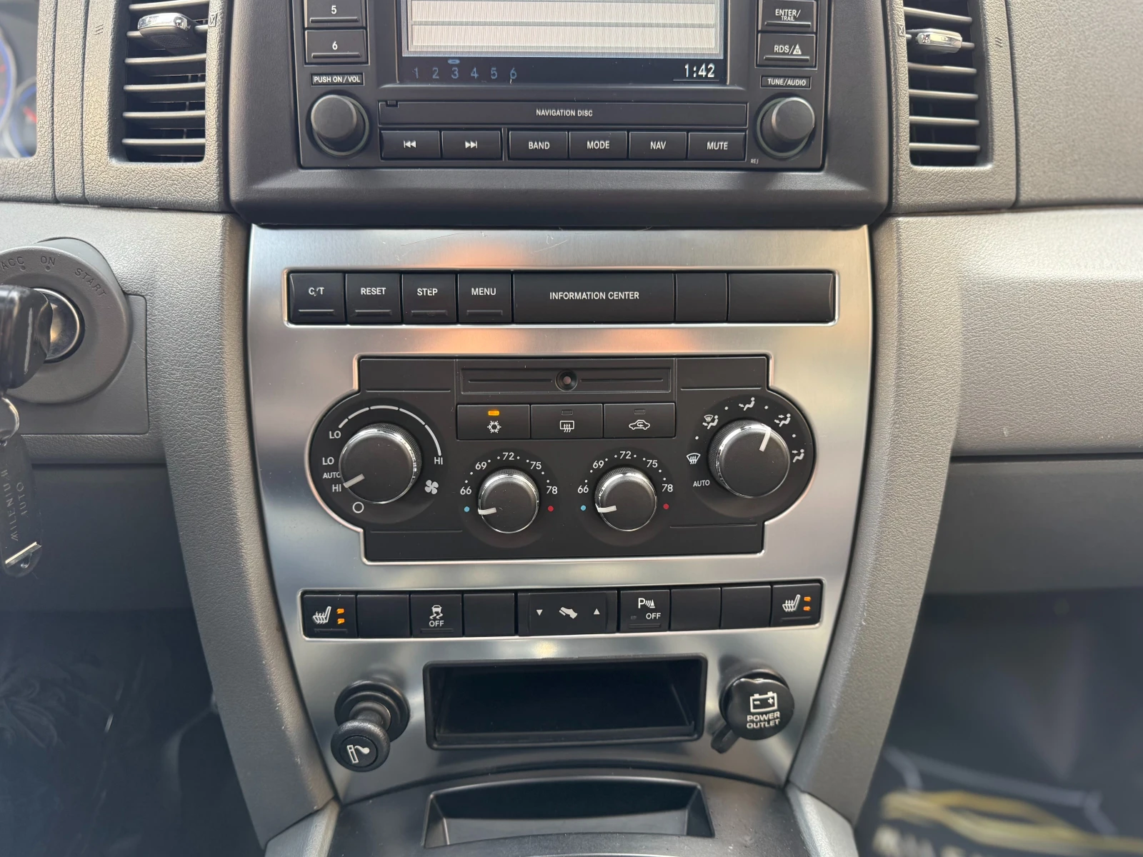 Jeep Grand cherokee 6 ������ ��������/6.1 SRT8 426�.�. ���������!!! | Mobile.bg � ����������� 12