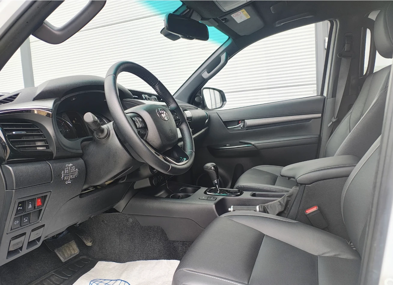 Toyota Hilux 2.8D 4x4 Double Cab Invincible/360/Отопление, снимка 4 - Автомобили и джипове - 53928639