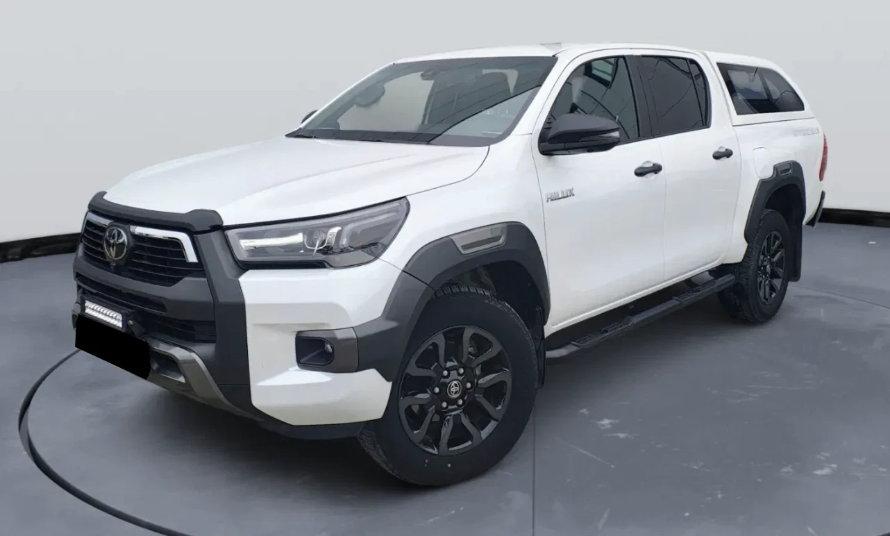 Toyota Hilux 2.8D 4x4 Double Cab Invincible/360/Отопление, снимка 1 - Автомобили и джипове - 53928639