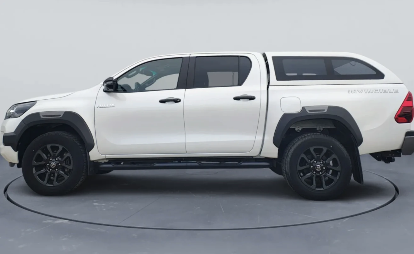 Toyota Hilux 2.8D 4x4 Double Cab Invincible/360/Отопление, снимка 2 - Автомобили и джипове - 53928639