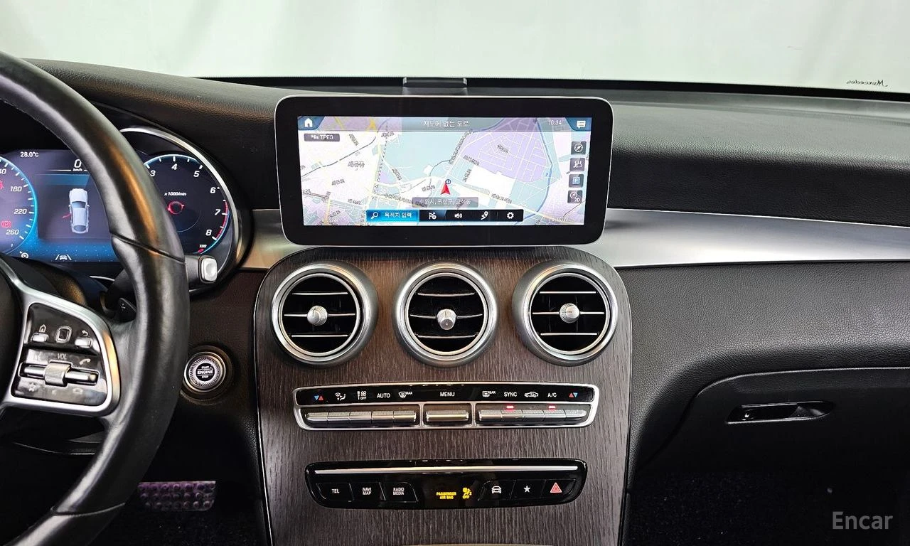 Mercedes-Benz GLC 300 COUPE* AMG* LINE* ХЕДЪП* LANE* ASSIST* 360КАМЕРА* , снимка 8 - Автомобили и джипове - 55310885