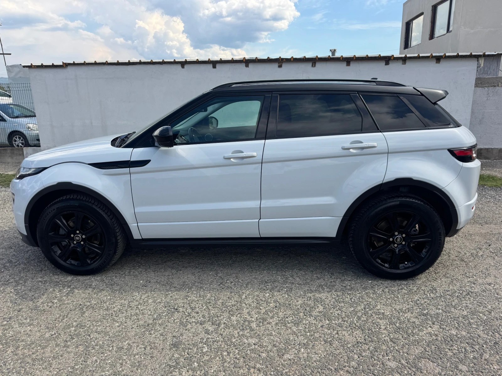 Land Rover Range Rover Evoque 2.0D * HSE* 4X4* MERIDIAN* CAMERA* TOP* , снимка 7 - Автомобили и джипове - 55950299