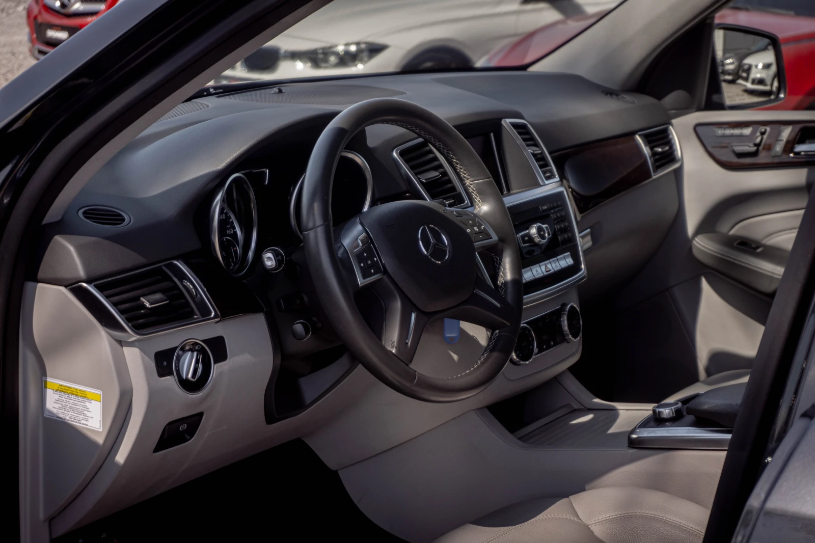 Mercedes-Benz ML 350 CDI-4MATIC-ПЕРФЕКТЕН!, снимка 8 - Автомобили и джипове - 56117455