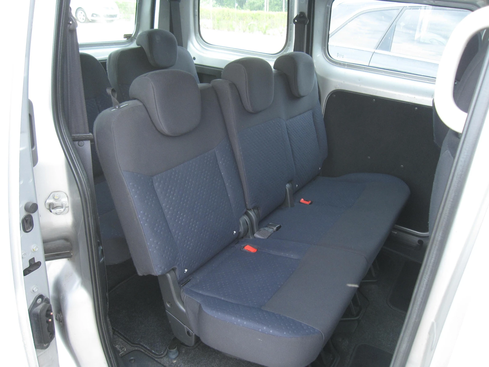 Nissan NV200 7места 1, 5dci, снимка 9 - Бусове и автобуси - 52249358