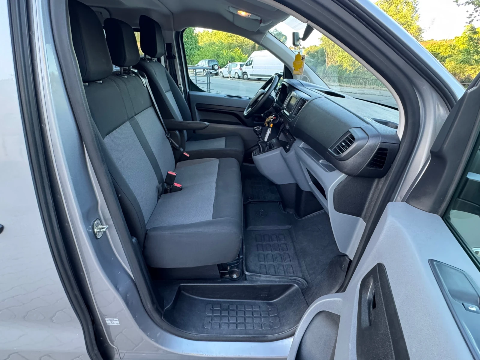 Opel Vivaro 1.5CDTI 120hp , снимка 8 - Бусове и автобуси - 55161953