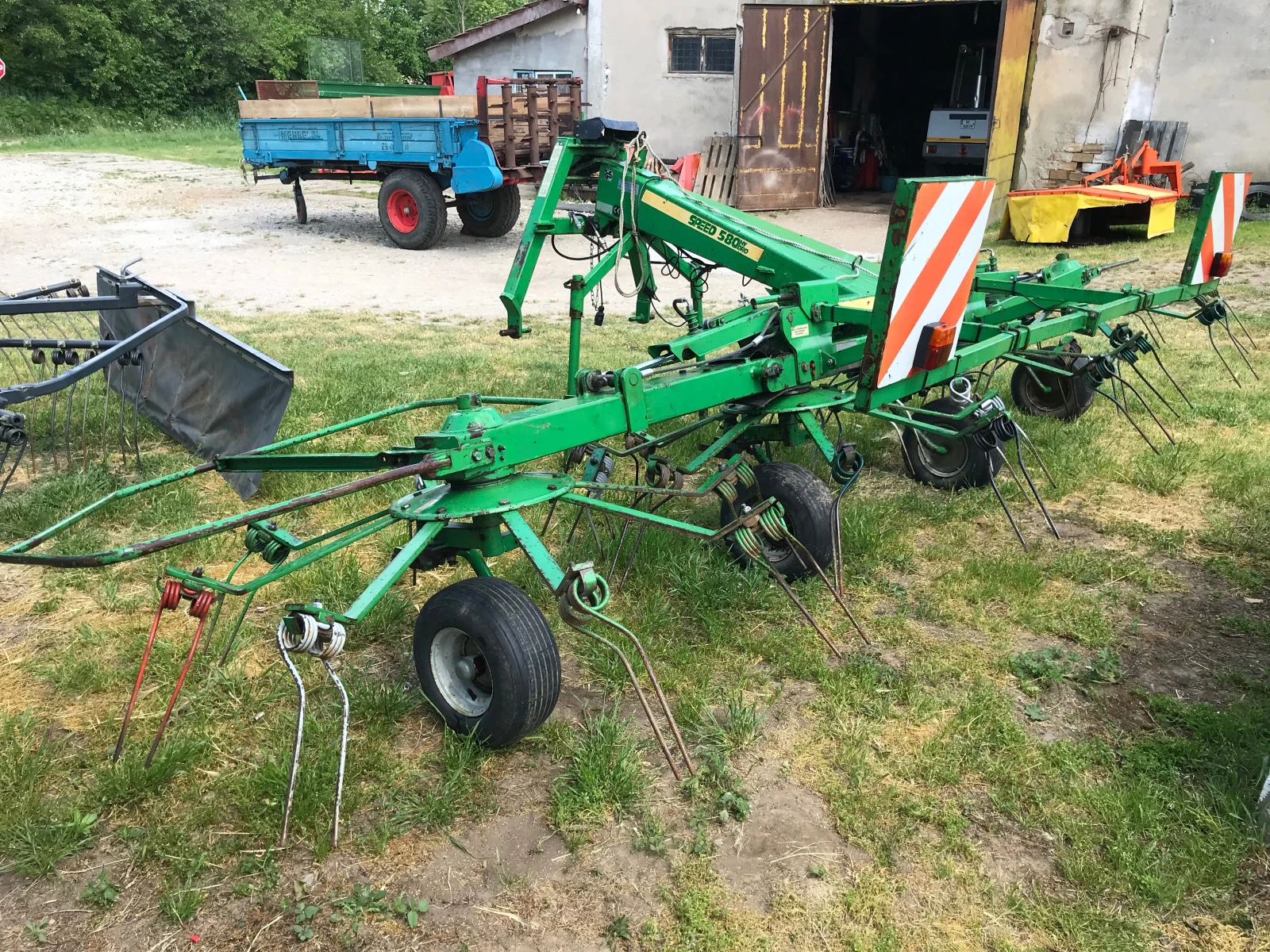 Сенообръщачка Stoll Hidro 6 mt., снимка 2 - Селскостопанска техника - 54637546
