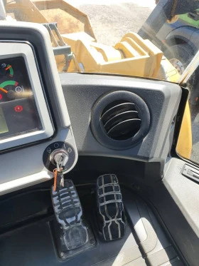 Челен товарач Cat CATERPILLAR 966M, снимка 14