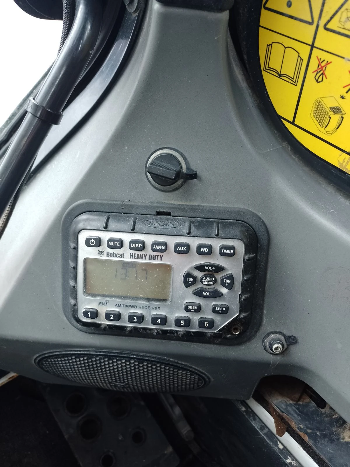    Bobcat T770 | Mobile.bg   14