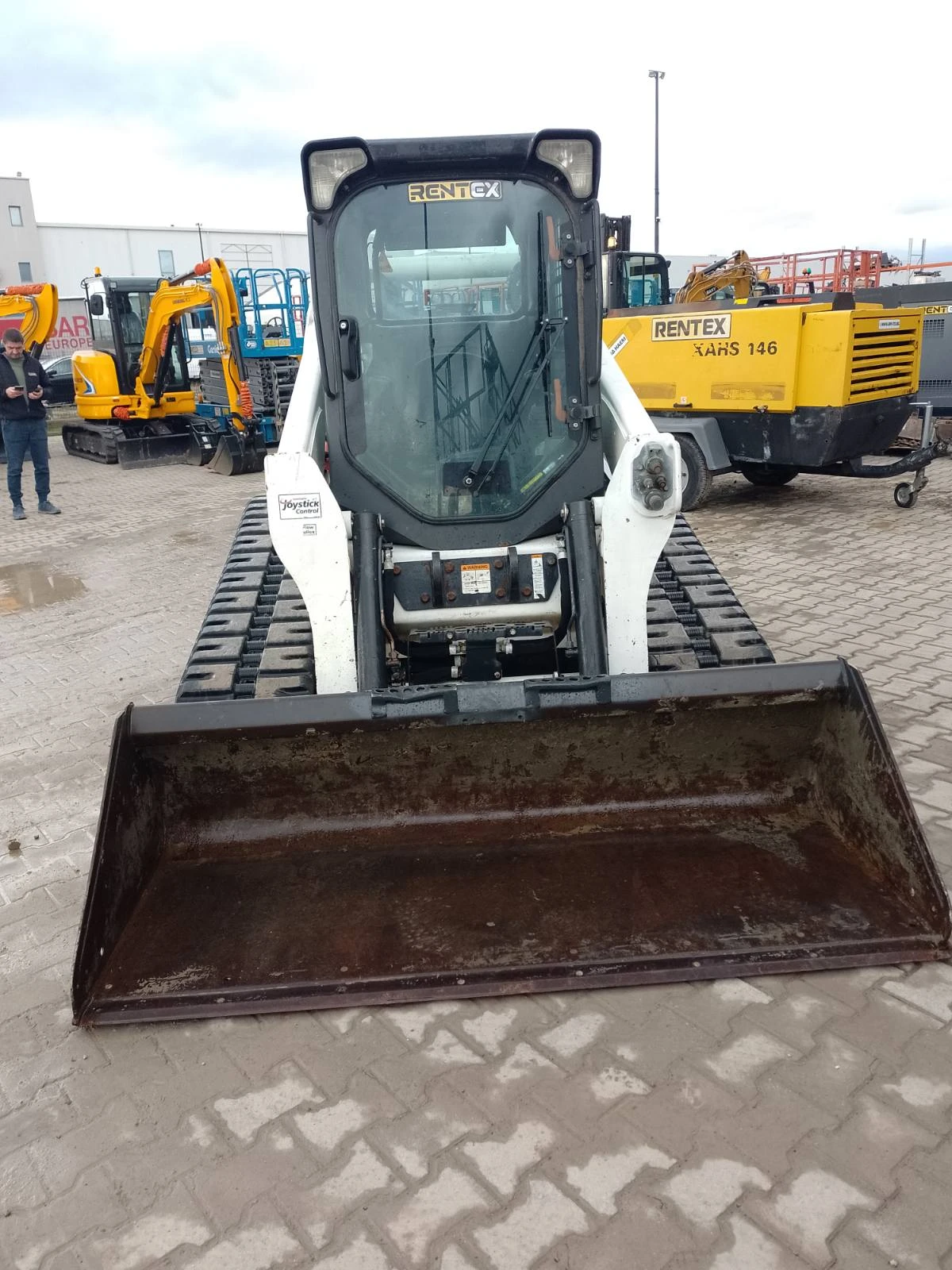 Мини челни товарачи Bobcat T770 - изображение 2